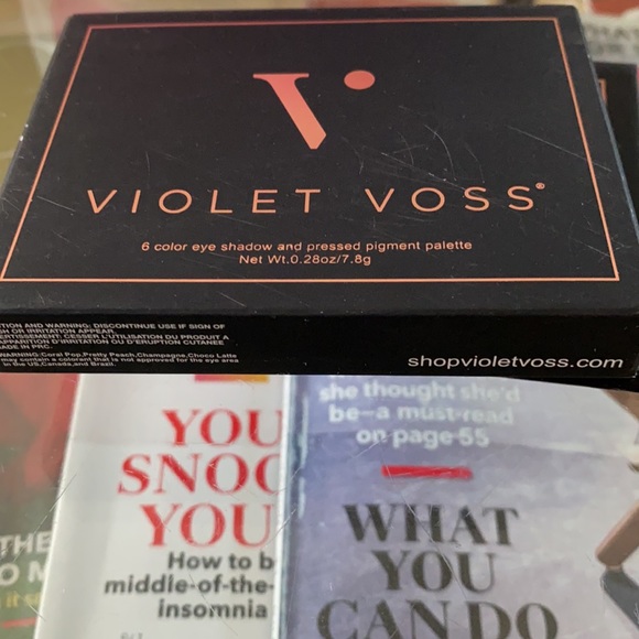 Violet Voss 6 color eye shadow - Picture 9 of 10